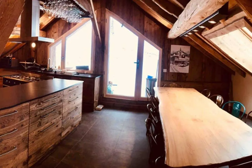 Chalet Coup De Coeur+Vehicule 4*4 ; 9 Places A Dispo La Clusaz Ferienhaus